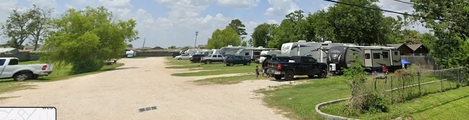 Overview of the RV park drive and RV spaces